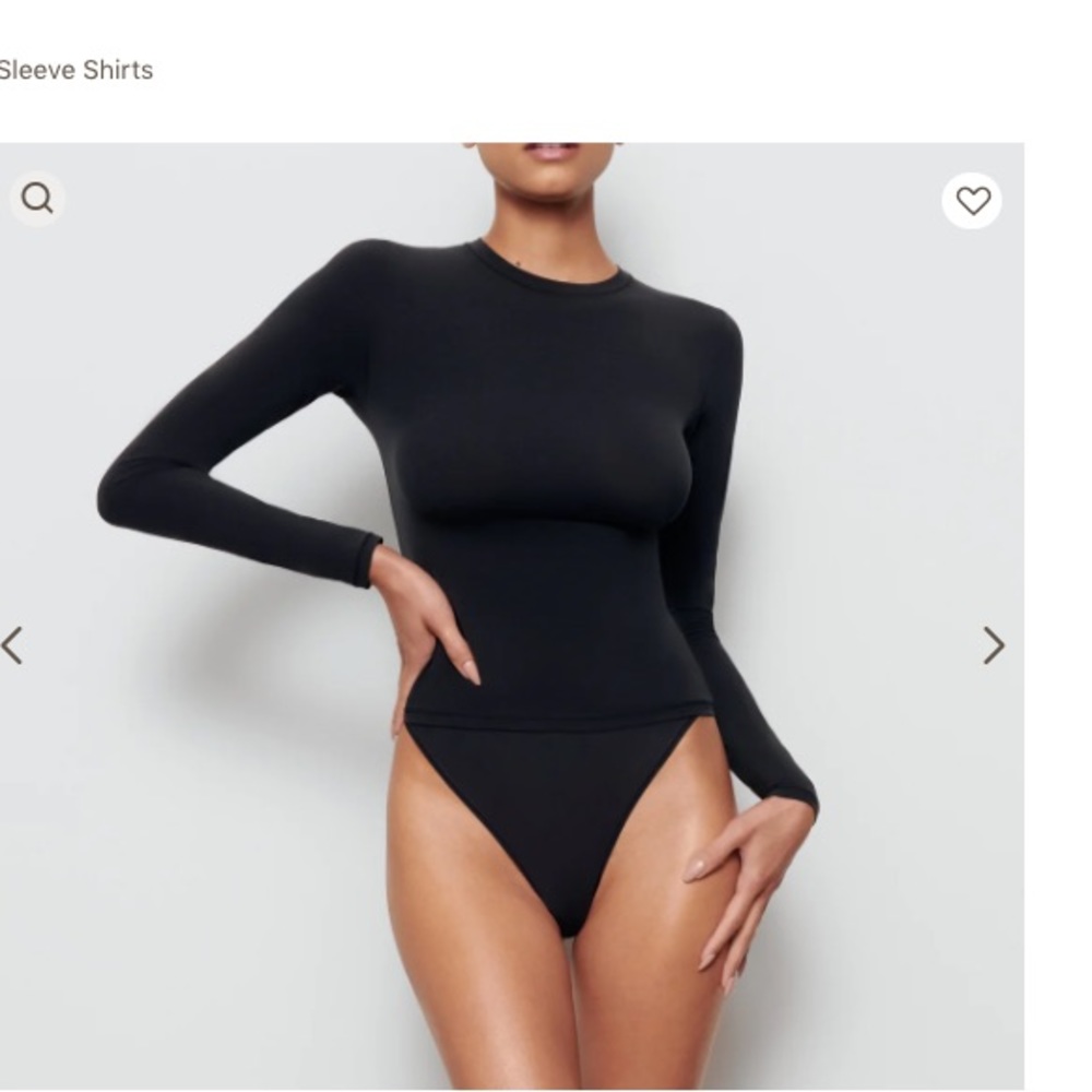 SKIMS fits everybody long sleeve t shirt onyx black long sleeve NWOT medium